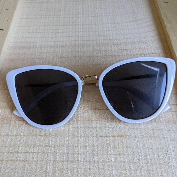Iconic Cat Eye Frame - White - Picture 1 of 4